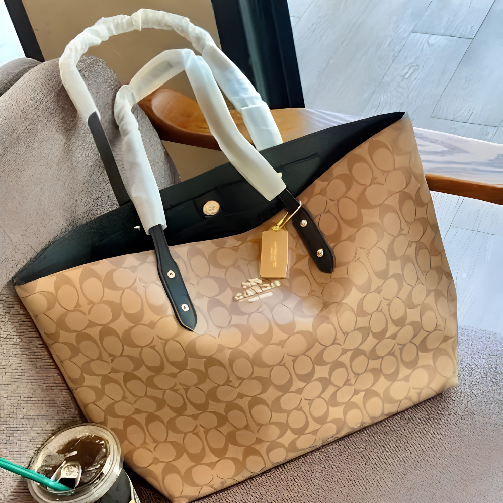 Coach City Tote In Signature Canvas